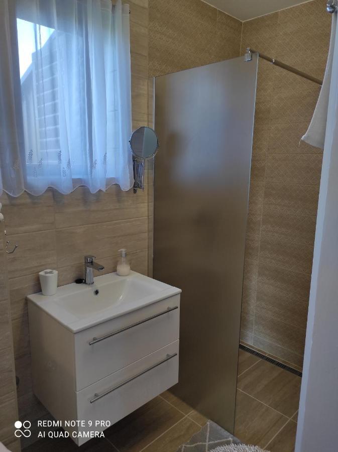 Villa Levendula Ház Lipót Esterno foto