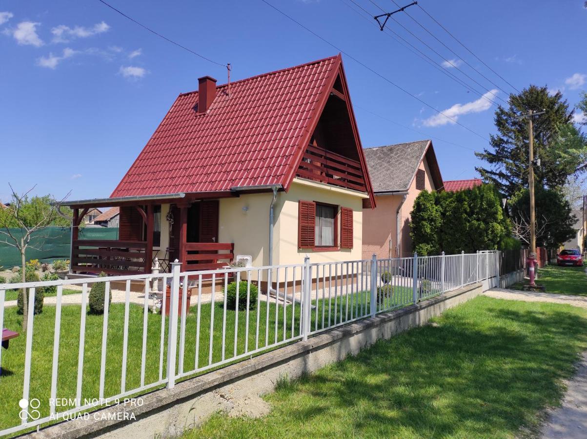 Villa Levendula Ház Lipót Esterno foto