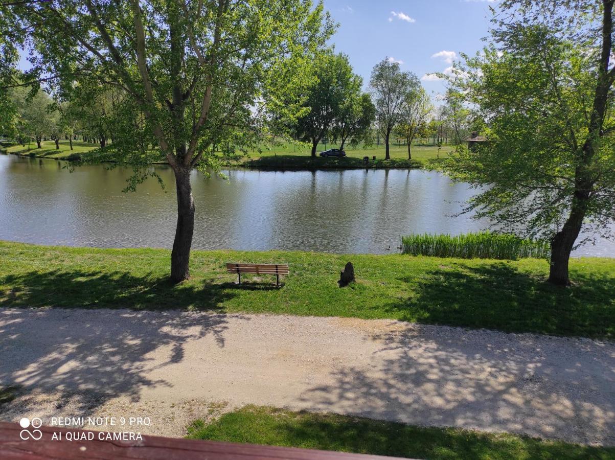 Villa Levendula Ház Lipót Esterno foto