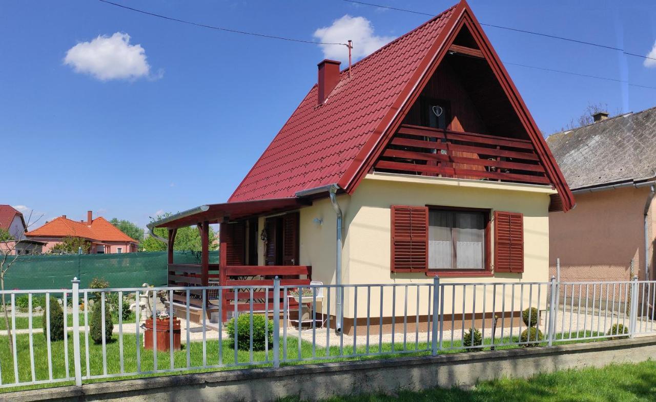 Villa Levendula Ház Lipót Esterno foto