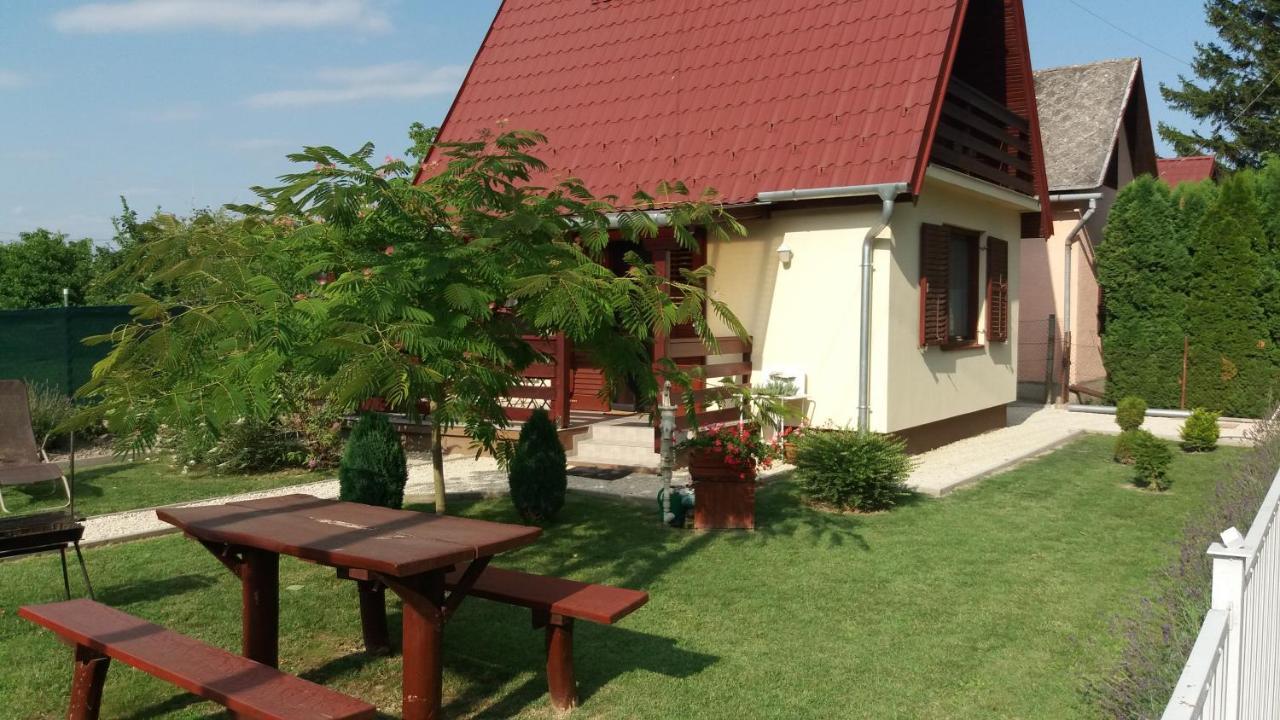 Villa Levendula Ház Lipót Esterno foto