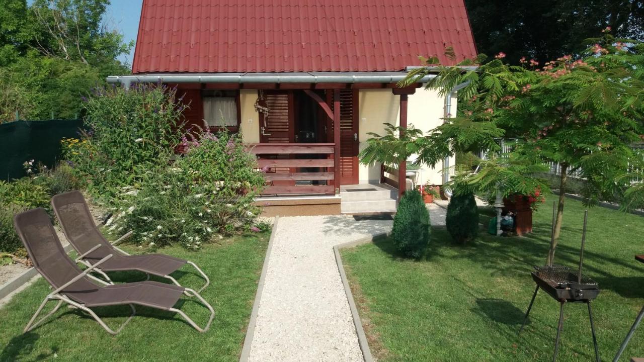 Villa Levendula Ház Lipót Esterno foto